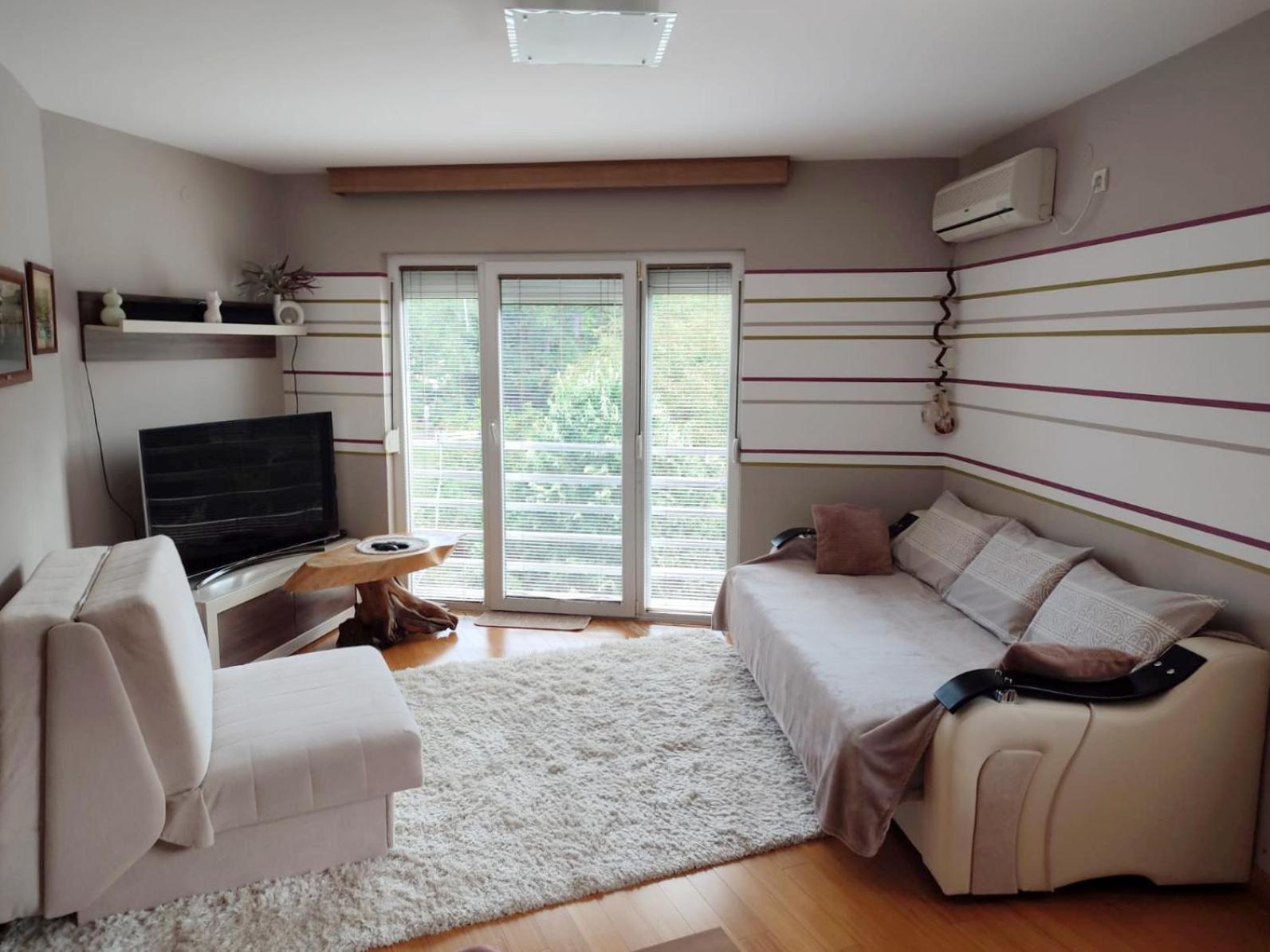 Apartman Lux Sneznik Vrnjacka Banja Luaran gambar